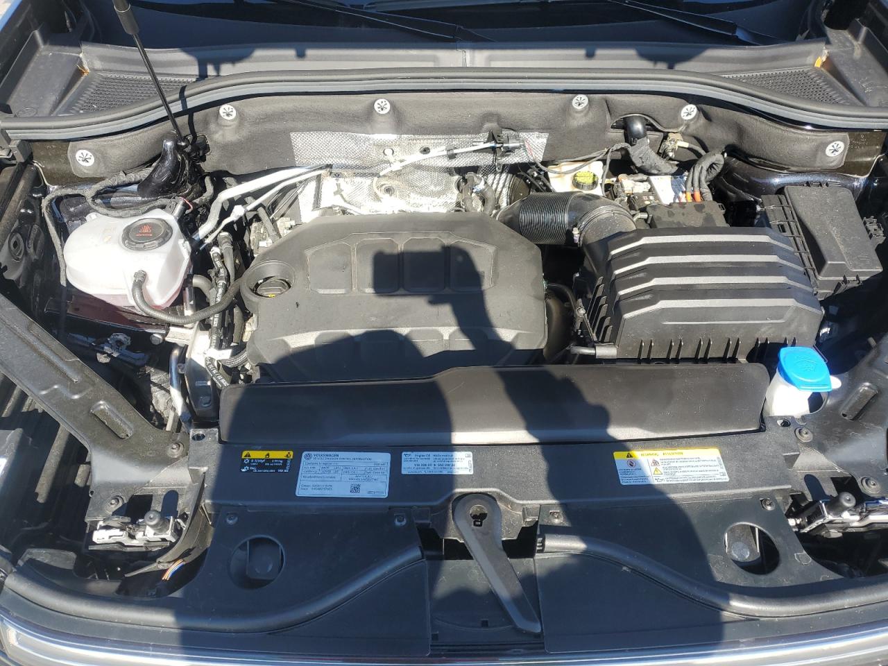 VOLKSWAGEN ATLAS CROSS SPORT SEL PREMIUM R-LINE