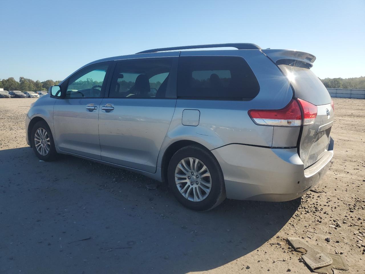 Lot #3315834357 2011 TOYOTA SIENNA XLE