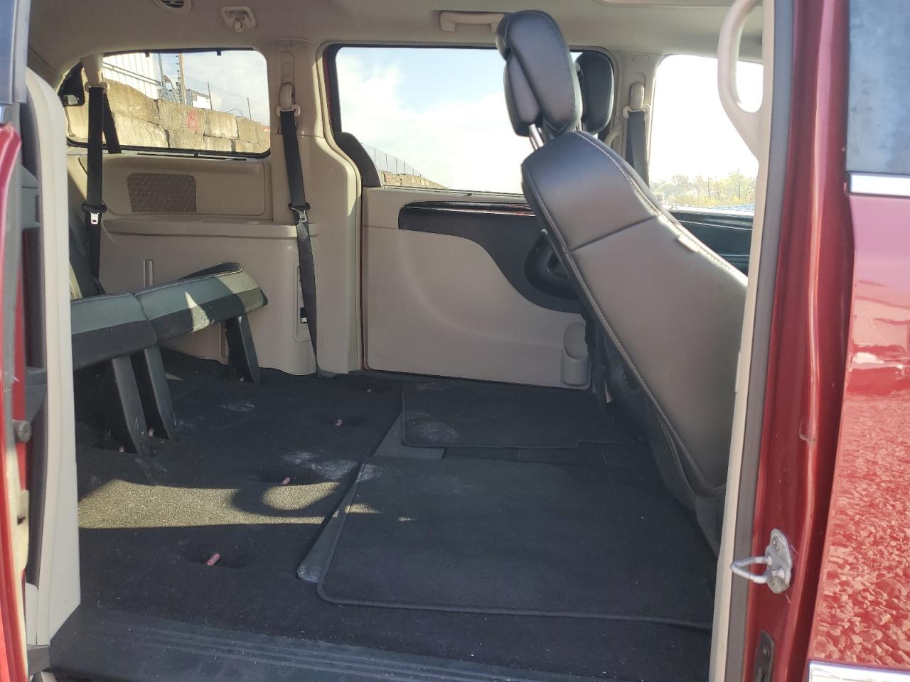 CHRYSLER TOWN & COUNTRY LIMITED