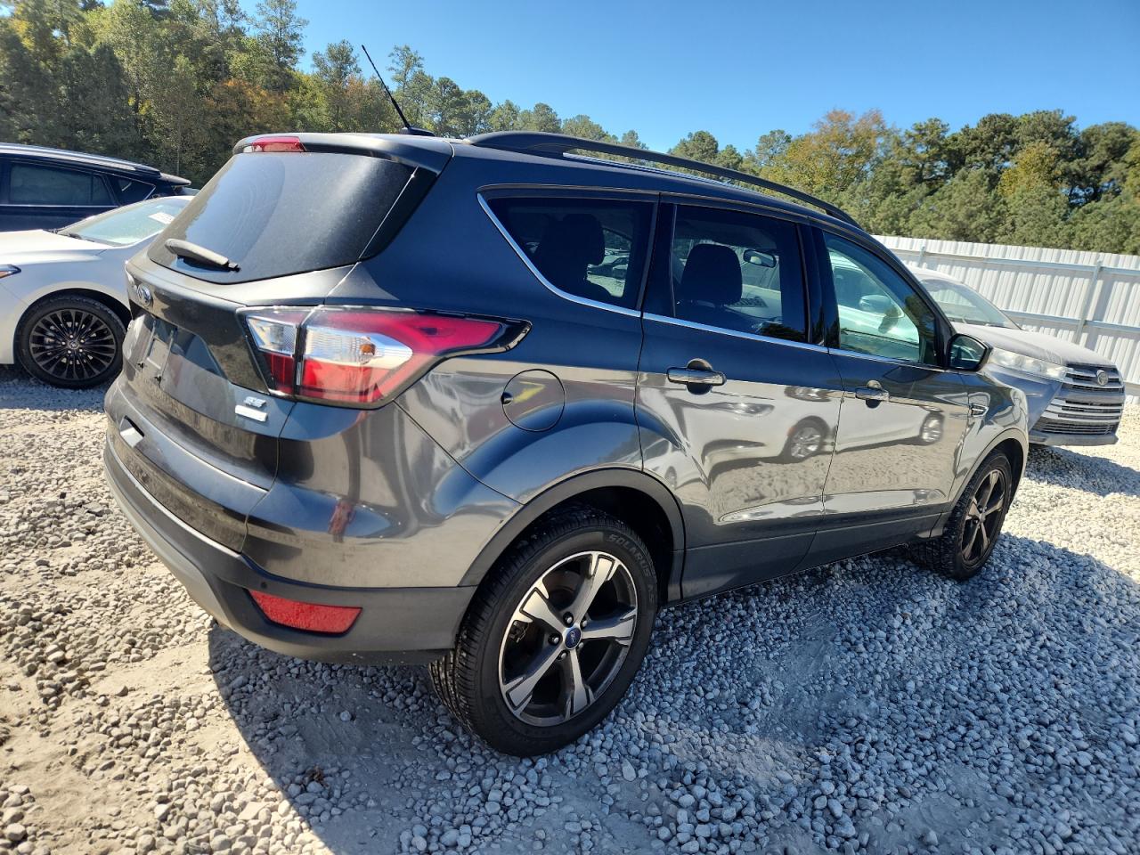 FORD ESCAPE SE