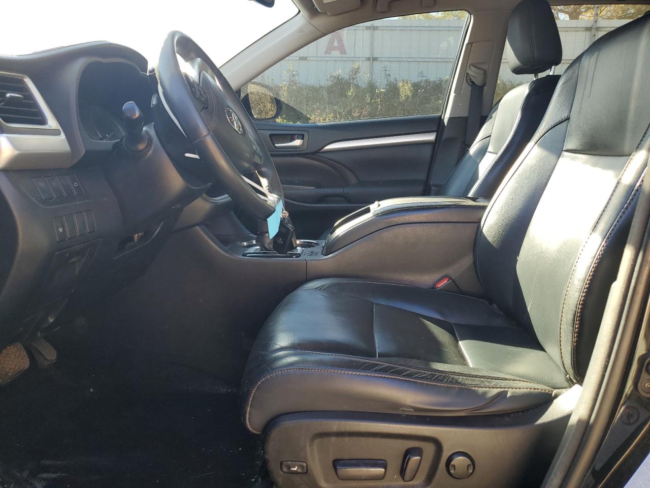 Lot #3315659782 2016 TOYOTA HIGHLANDER