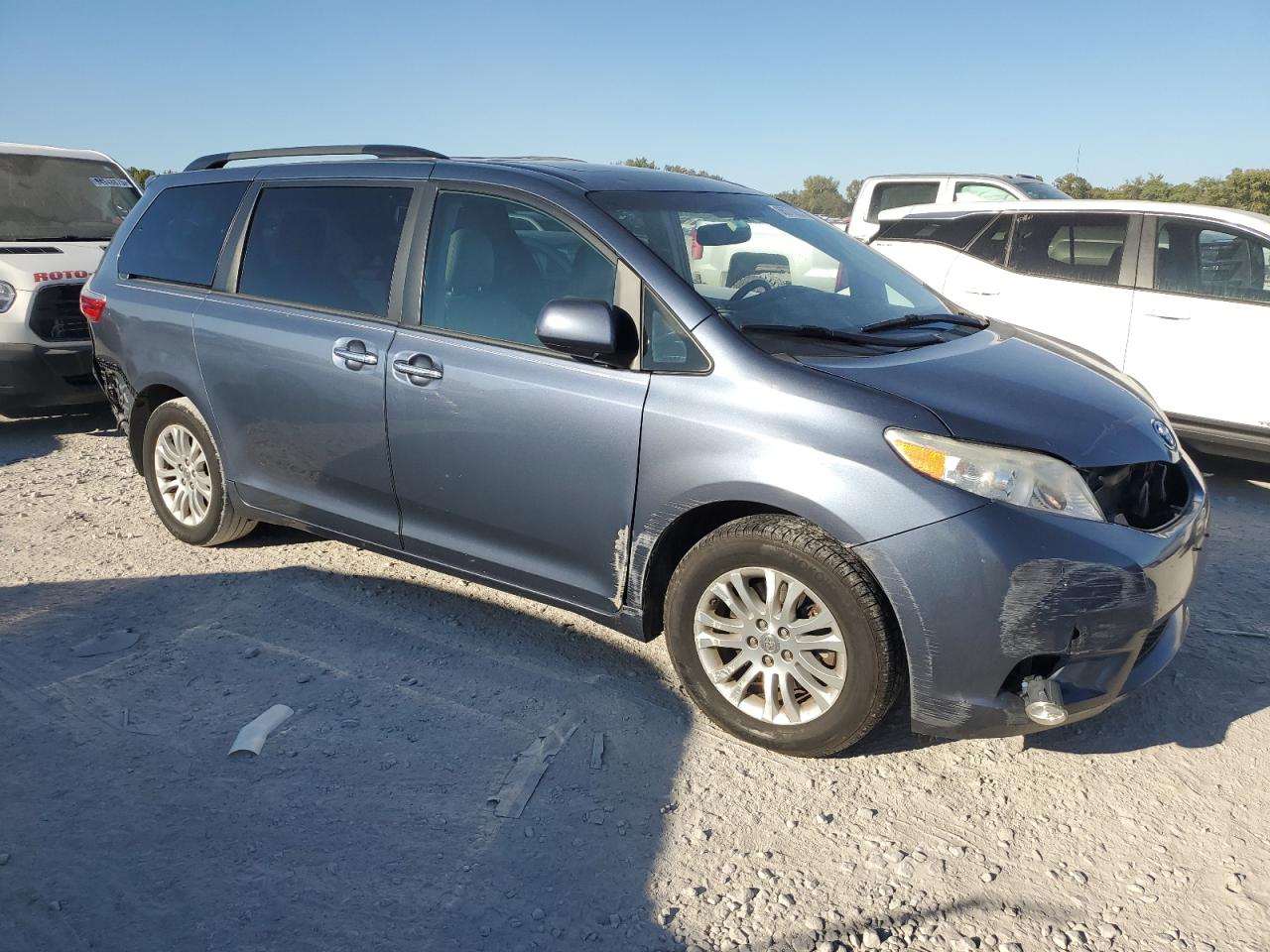 TOYOTA SIENNA XLE