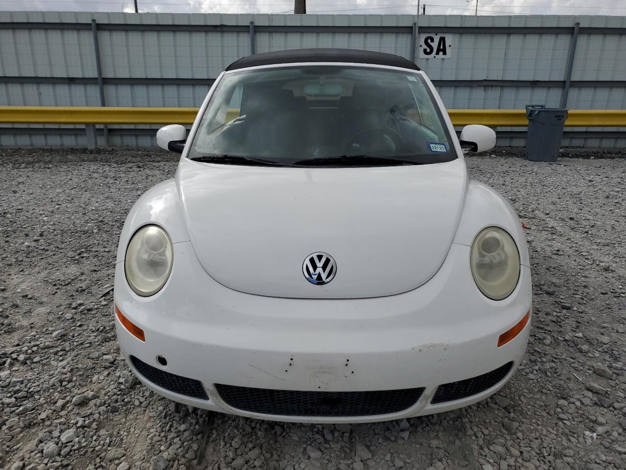 Lot #3305679731 2009 VOLKSWAGEN NEW BEETLE