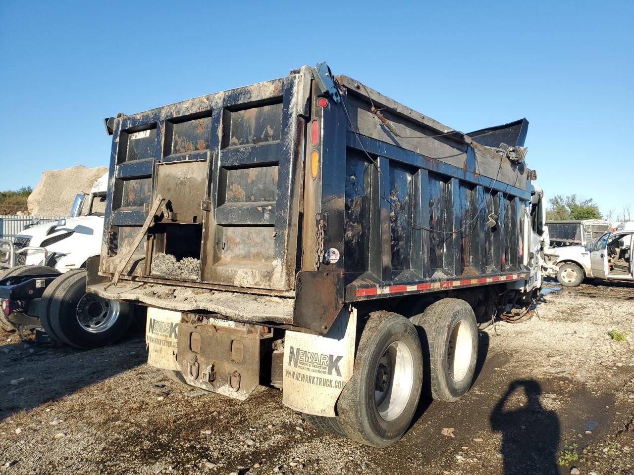 Lot #3284113545 2011 FREIGHTLINER M2 106 MED