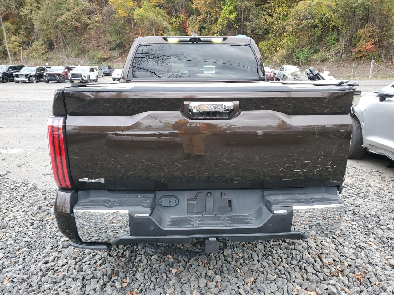 TOYOTA TUNDRA CREWMAX PLATINUM