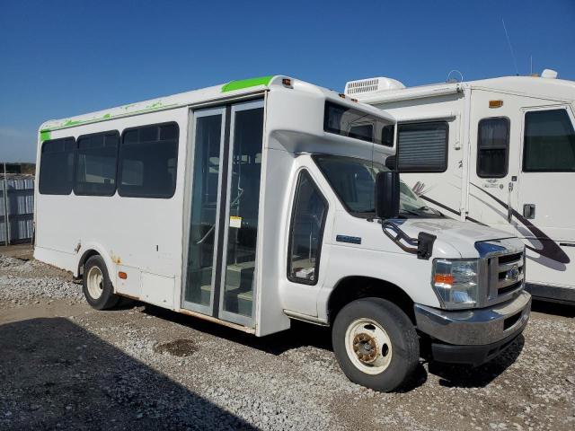 Global Auto Auctions: 2017 FORD ECONOLINE E450 SUPER DUTY CUTAWAY VAN