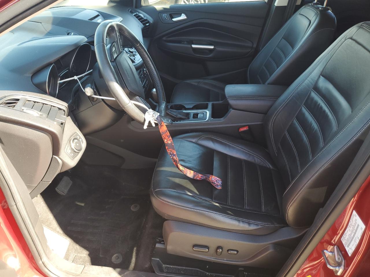 FORD ESCAPE TITANIUM