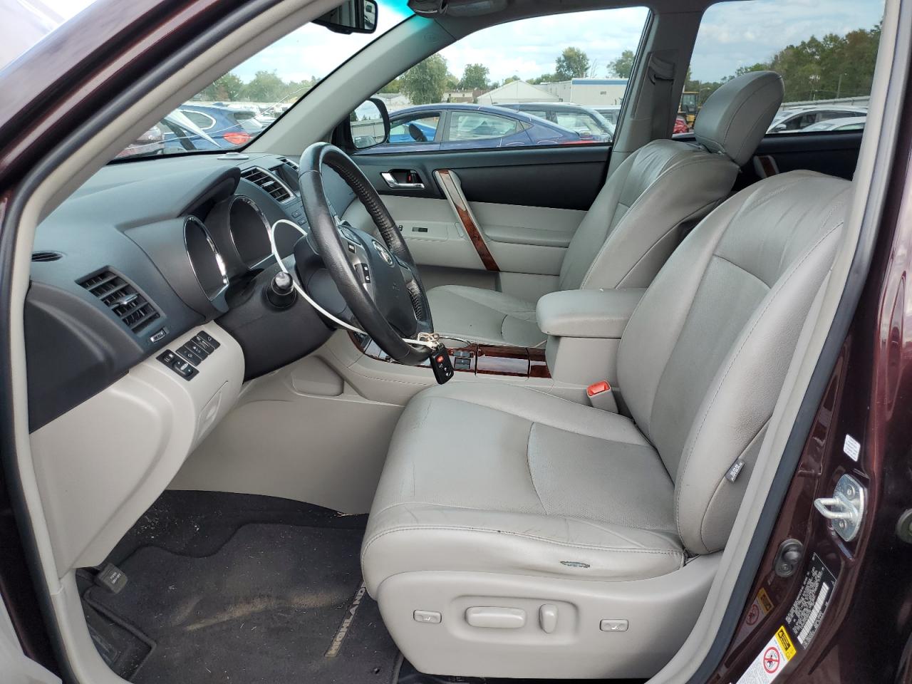 TOYOTA HIGHLANDER LIMITED