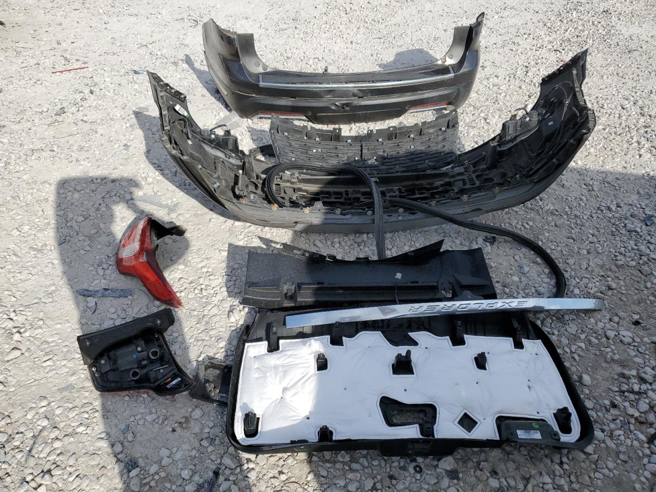 FORD EXPLORER PLATINUM