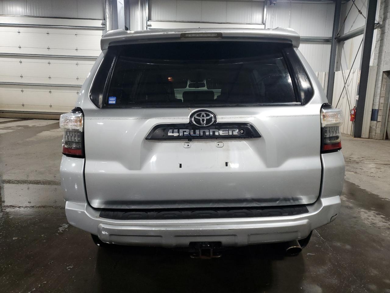 TOYOTA 4RUNNER SR5