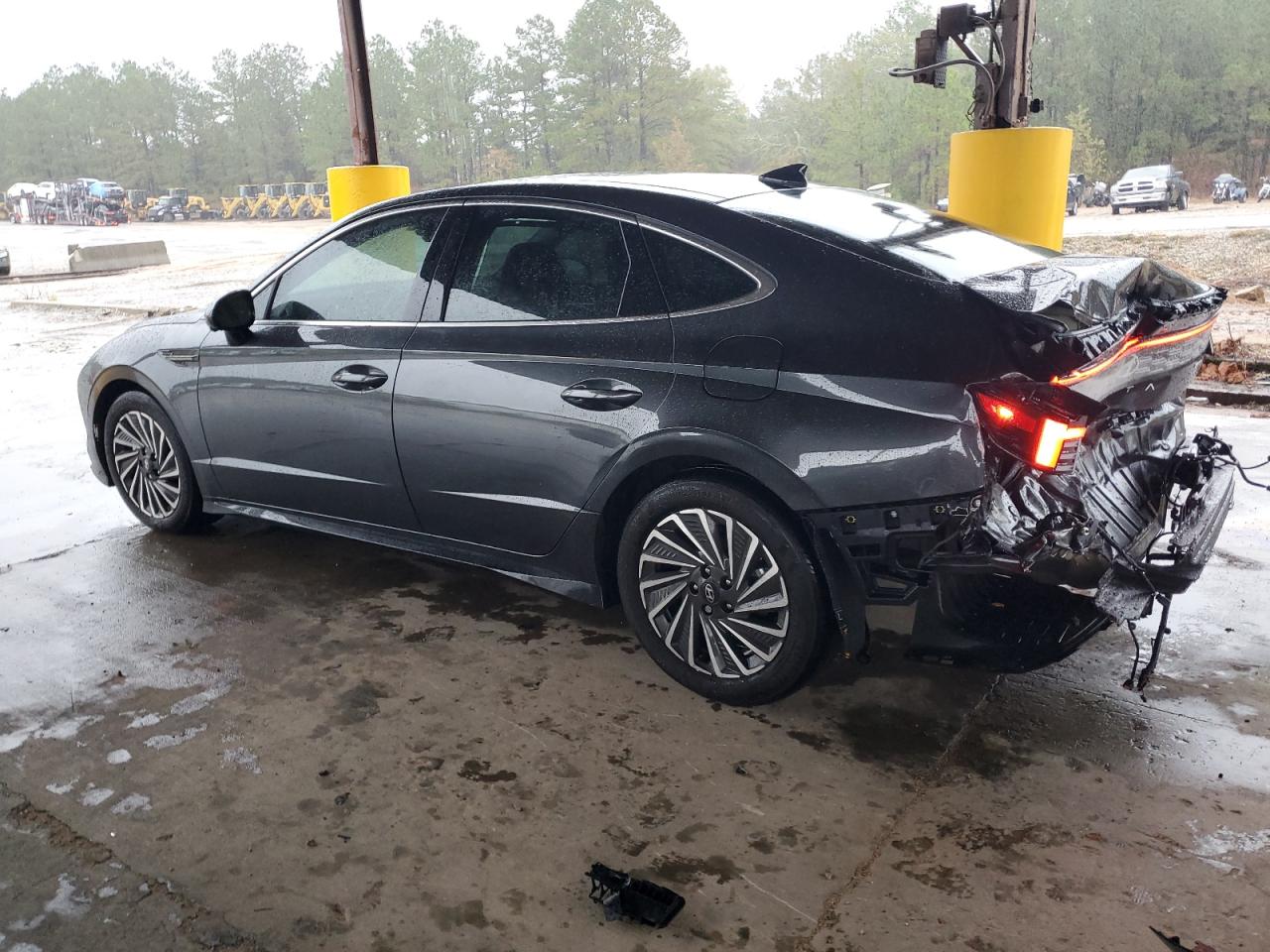 HYUNDAI SONATA HYBRID