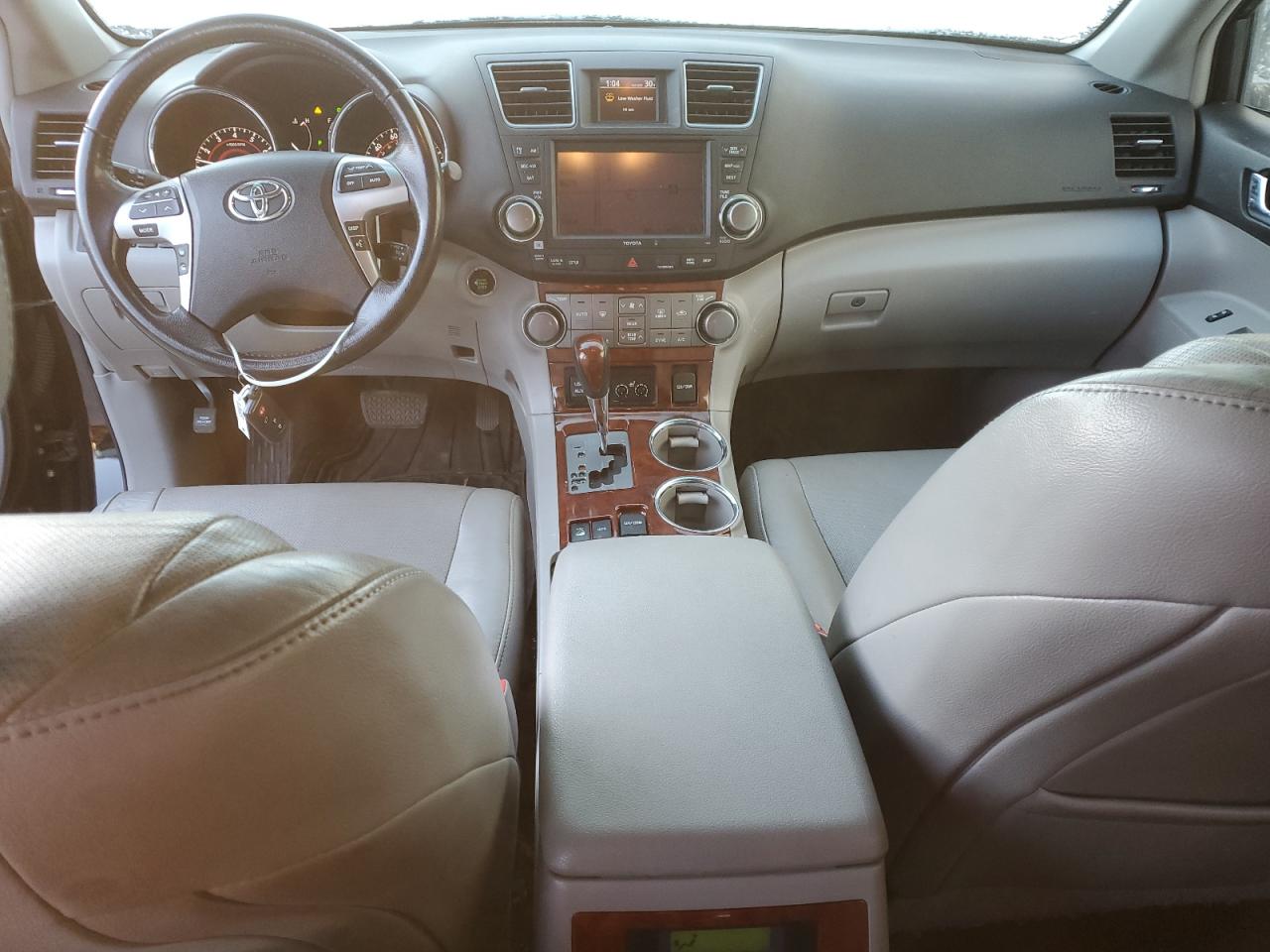 TOYOTA HIGHLANDER LIMITED