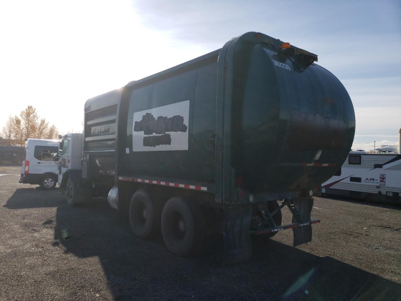 Lot #3273794433 2002 PETERBILT TRACTOR 320