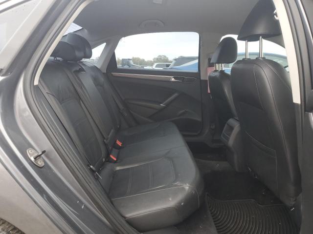 2017 VOLKSWAGEN PASSAT R-L - 1VWDT7A35HC056629