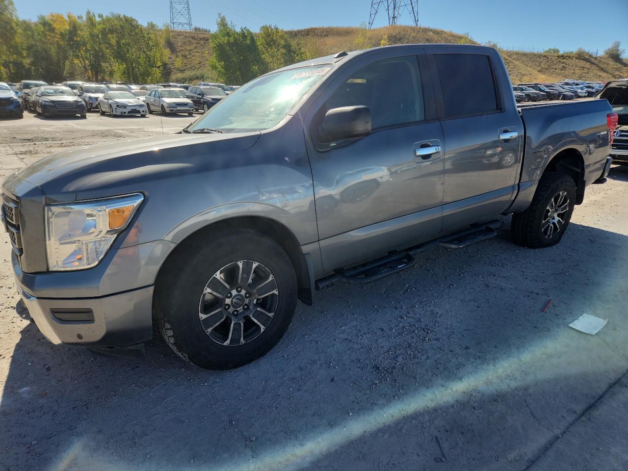 NISSAN TITAN SV