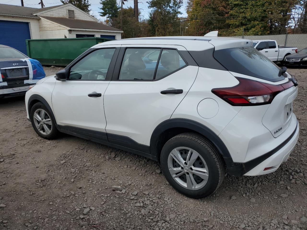 NISSAN KICKS S