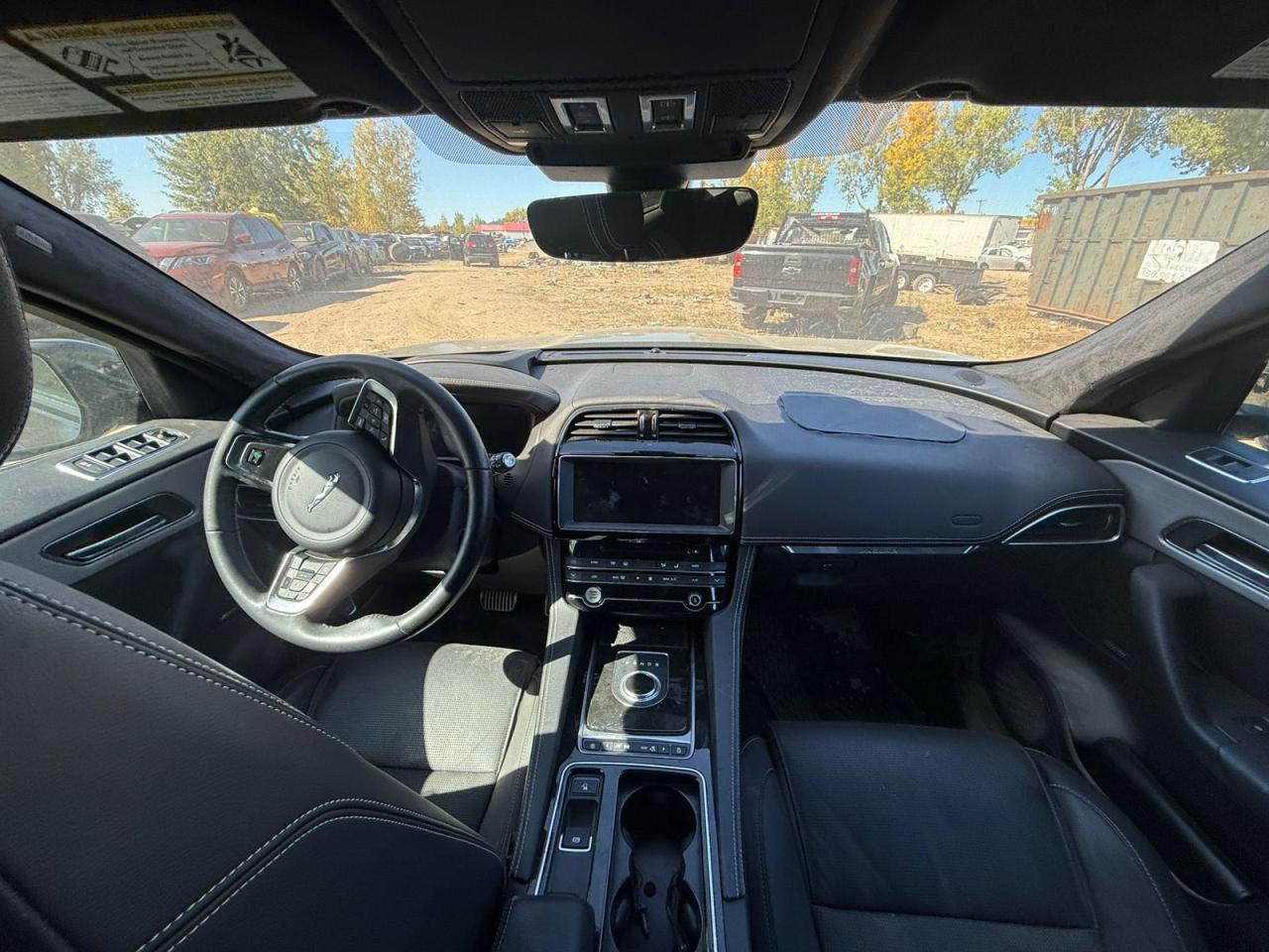 JAGUAR F-PACE R - SPORT