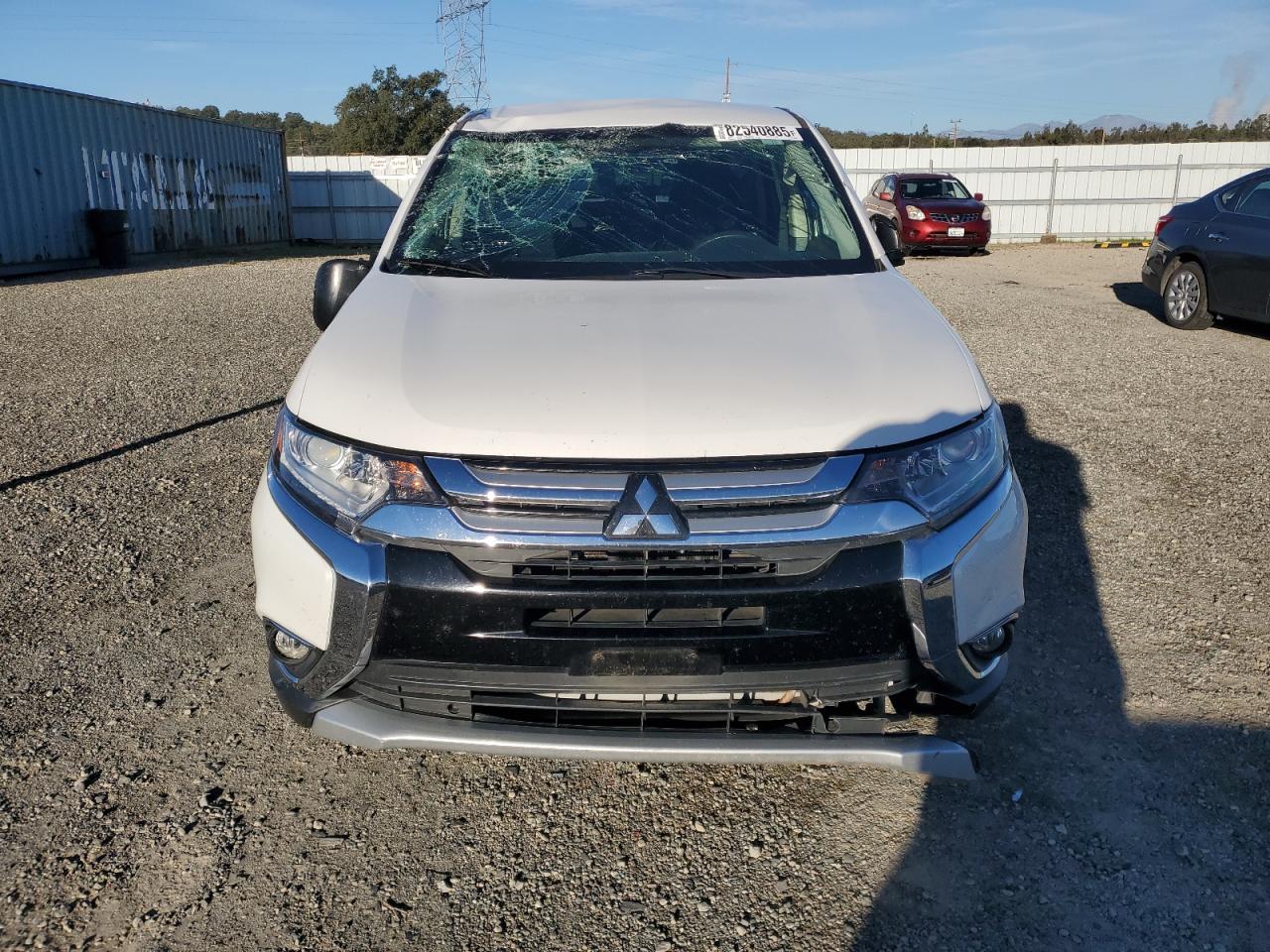 MITSUBISHI OUTLANDER SE