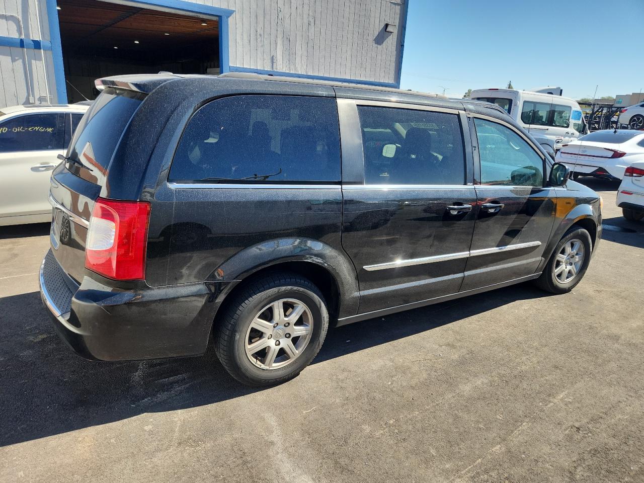 CHRYSLER TOWN & COUNTRY TOURING