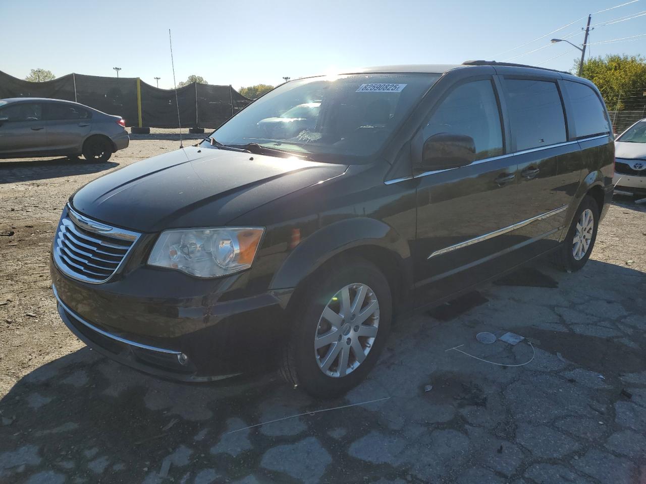 Lot #3270846423 2014 CHRYSLER TOWN & COU