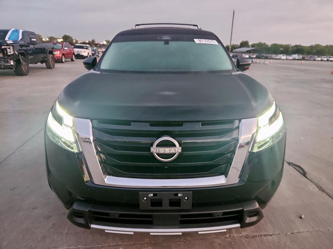 NISSAN PATHFINDER PLATINUM