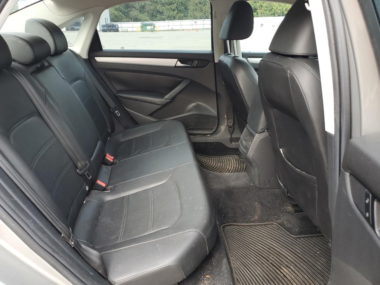 VOLKSWAGEN PASSAT SE