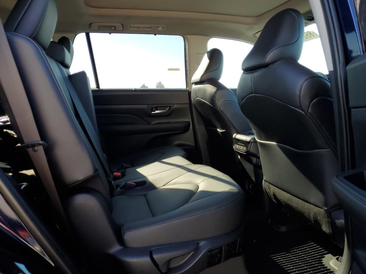 TOYOTA HIGHLANDER LE