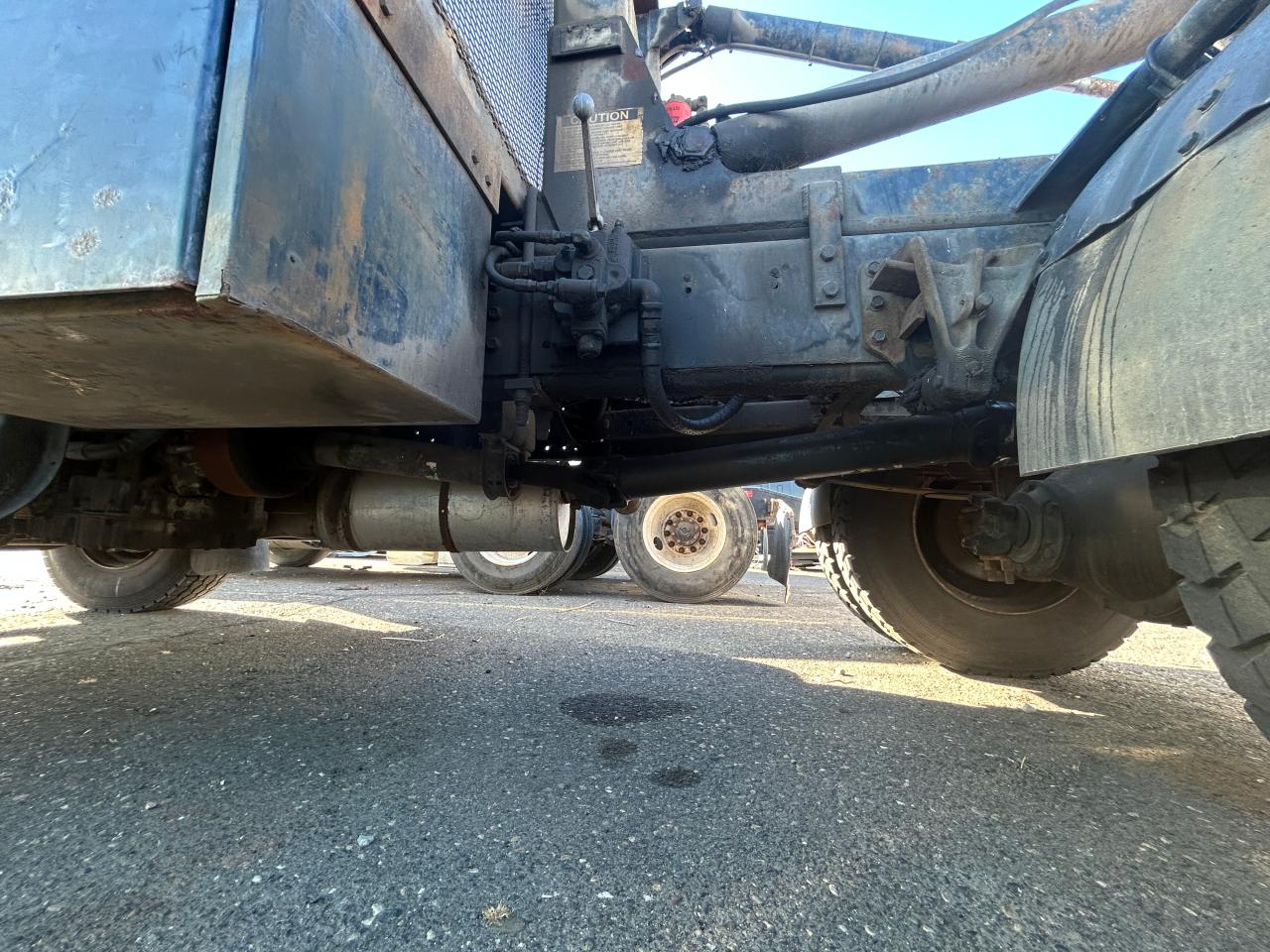 Lot #3273768406 2001 INTERNATIONAL 4000 4700