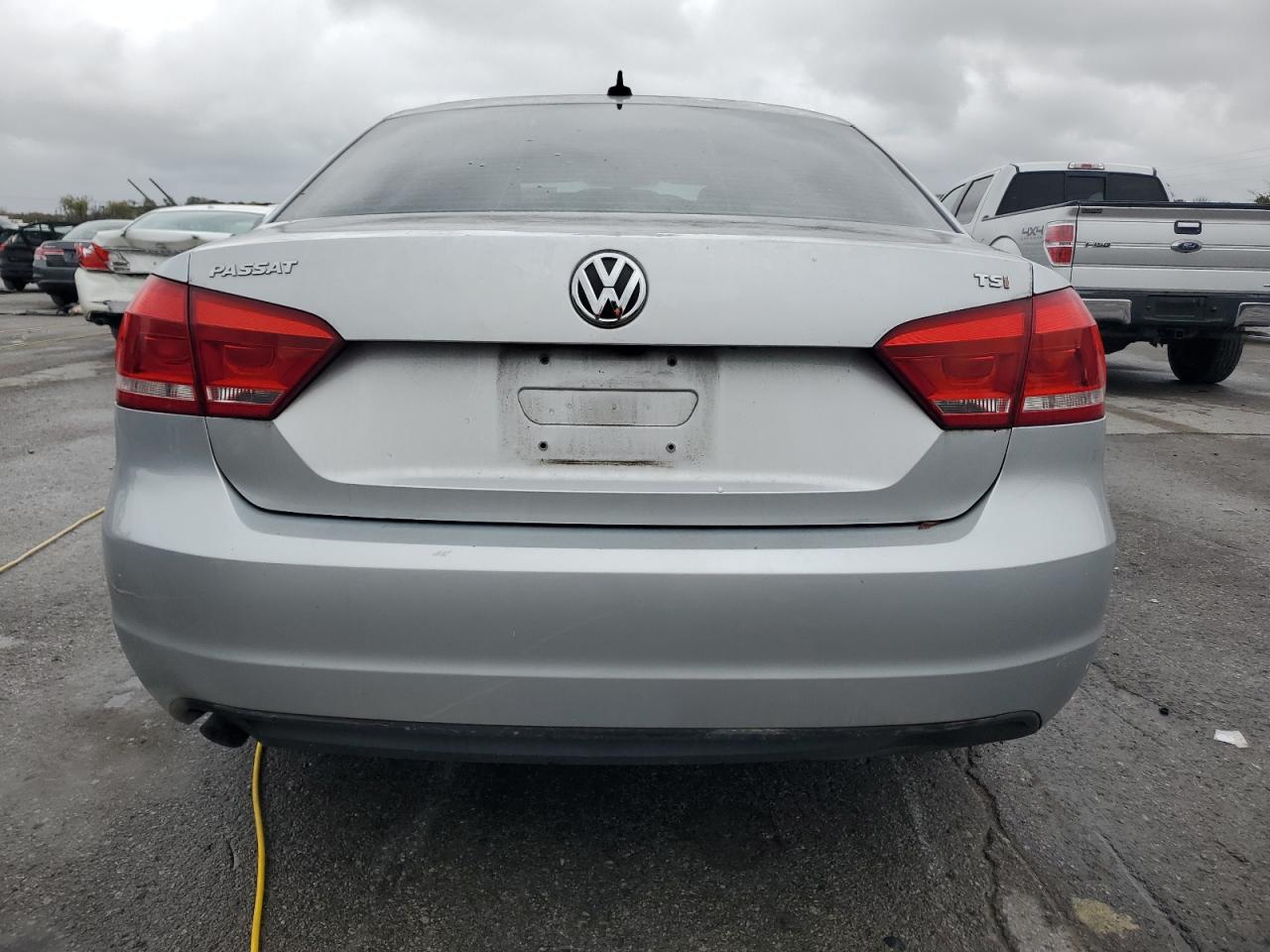 VOLKSWAGEN PASSAT S