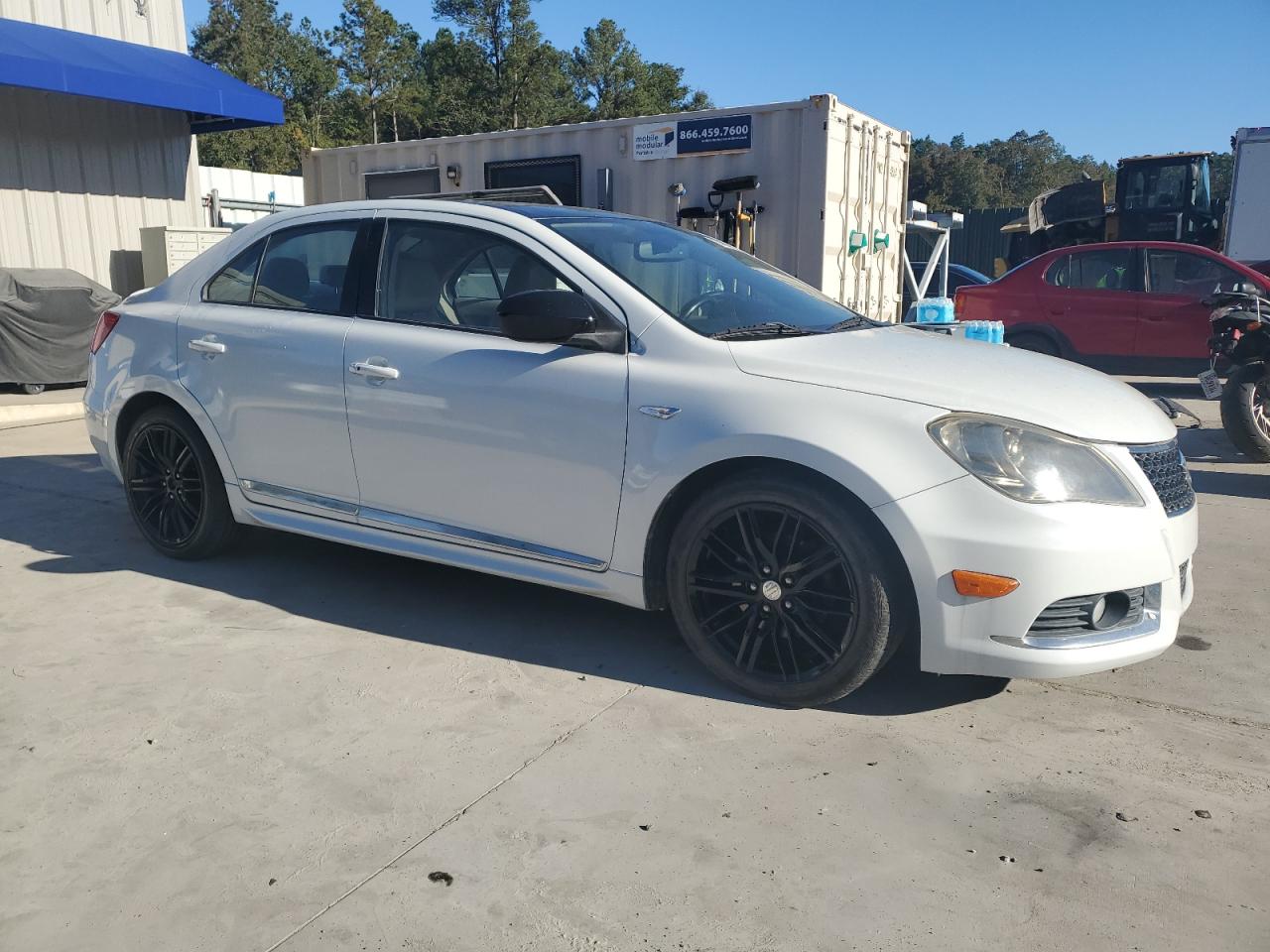 SUZUKI KIZASHI SPORT SLS