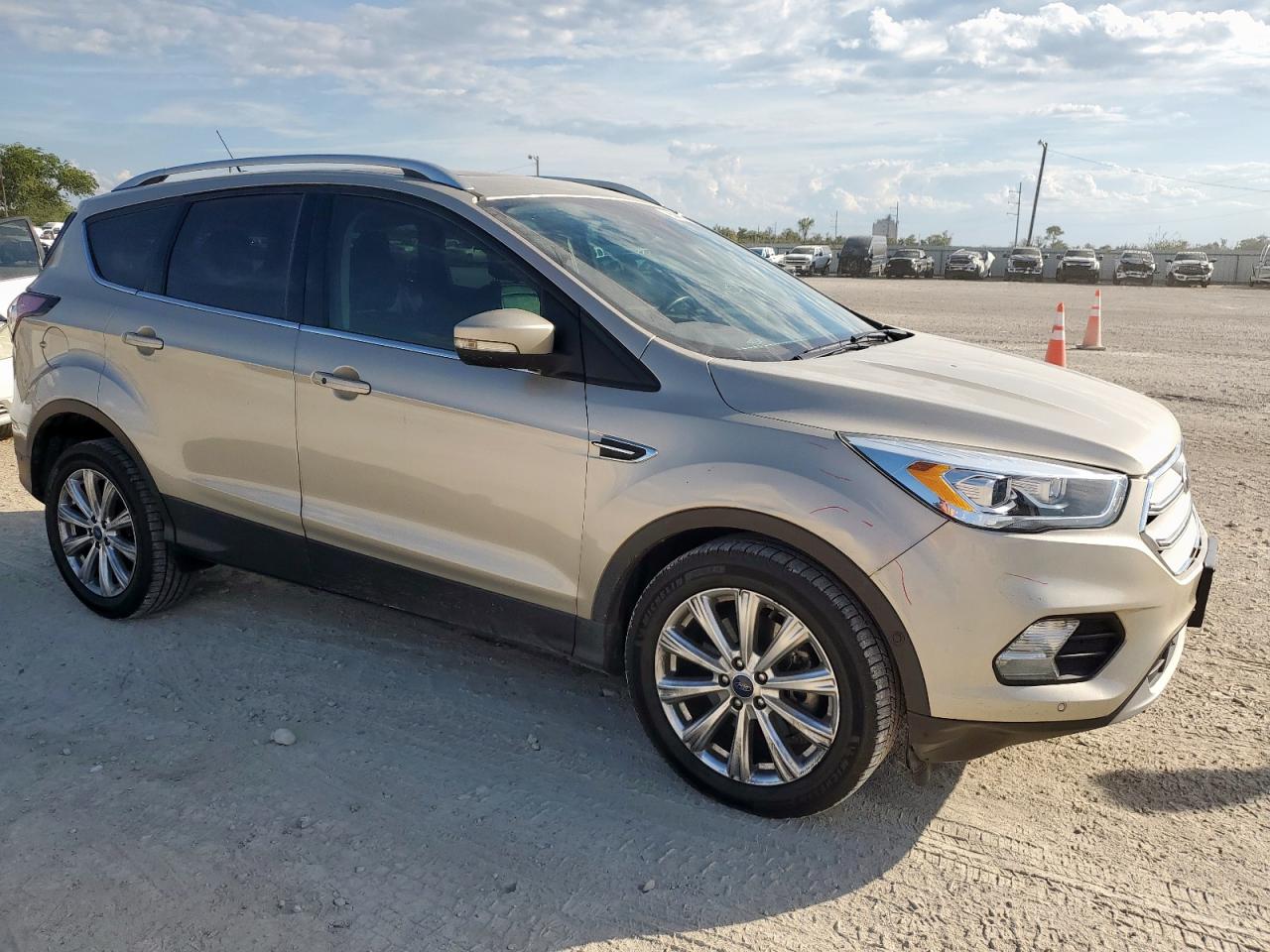 FORD ESCAPE TITANIUM