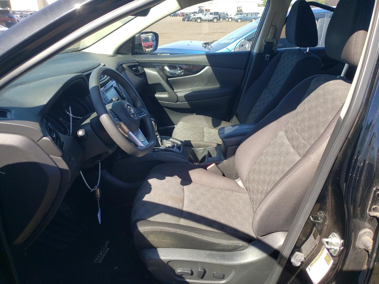 NISSAN ROGUE SPORT S