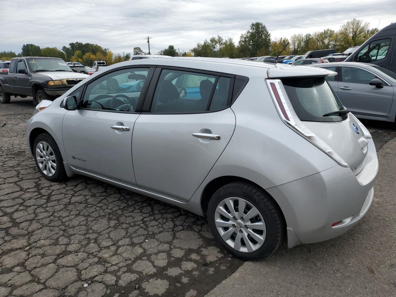 NISSAN LEAF SV