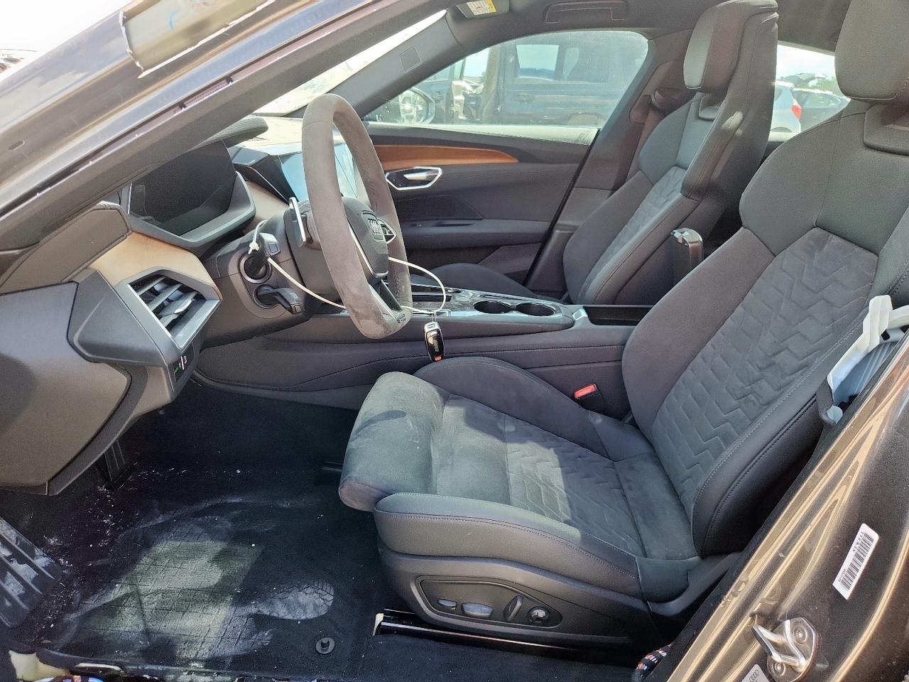 AUDI E-TRON PREMIUM PLUS