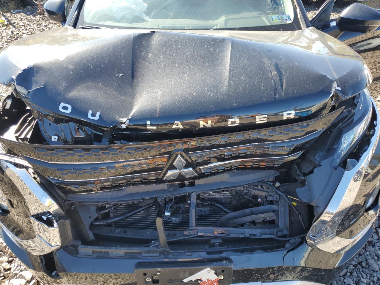 MITSUBISHI OUTLANDER SE