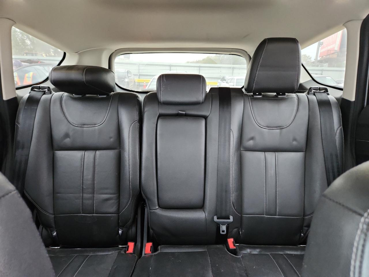 FORD ESCAPE TITANIUM