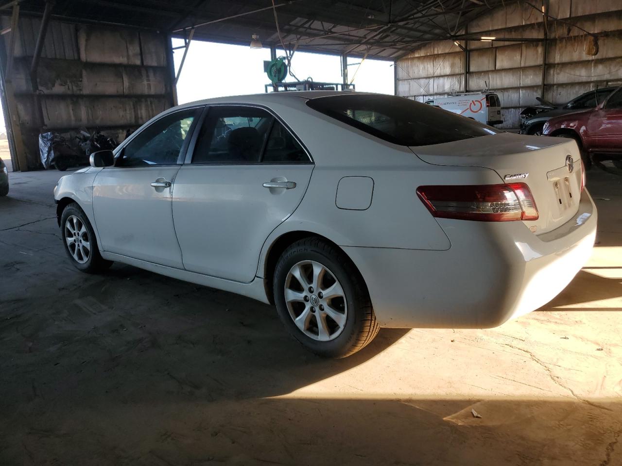 TOYOTA CAMRY BASE