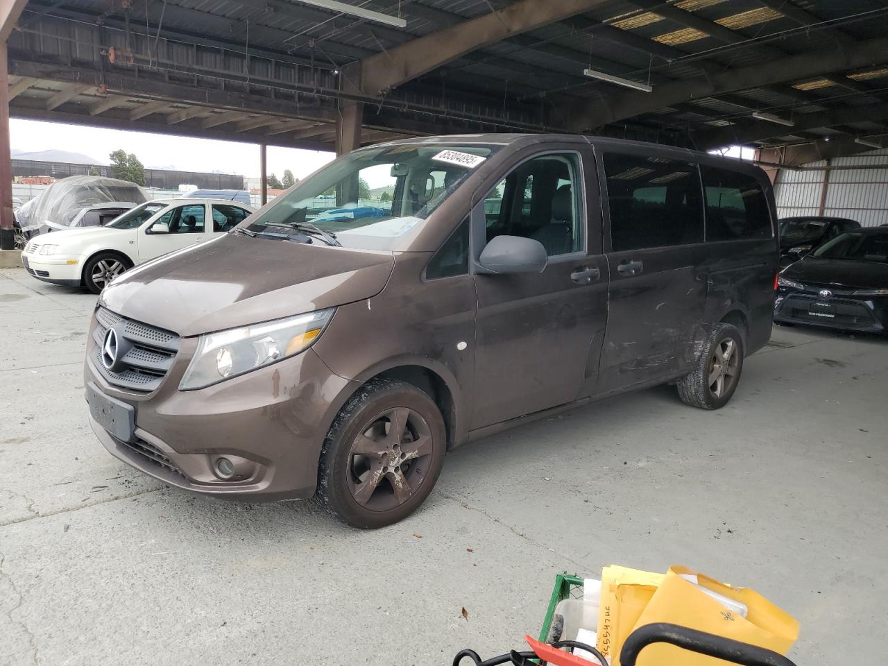 Lot #3304619435 2016 MERCEDES-BENZ METRIS