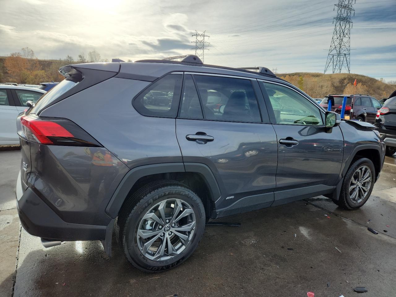 TOYOTA RAV4 XLE PREMIUM