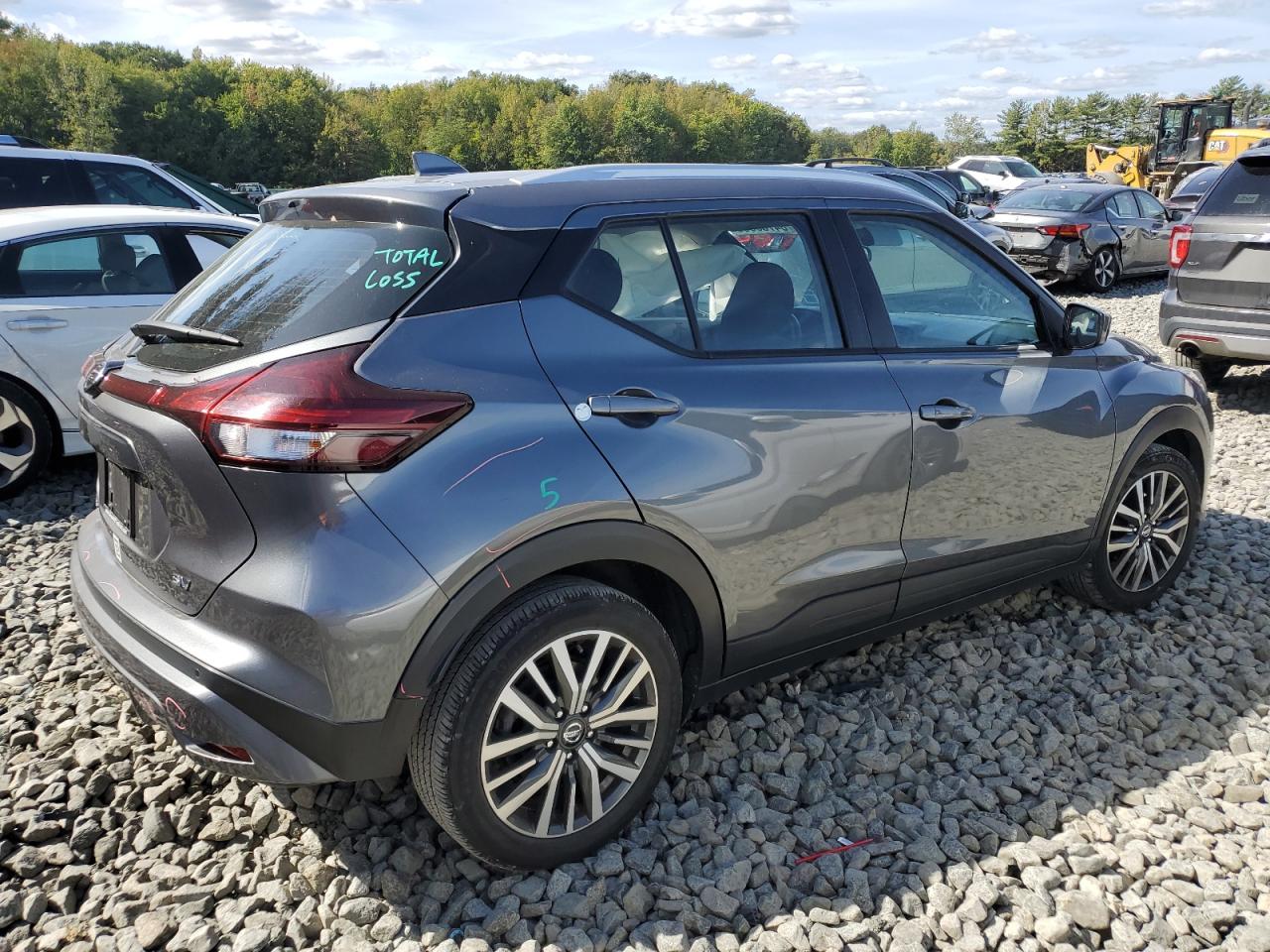 NISSAN KICKS SV