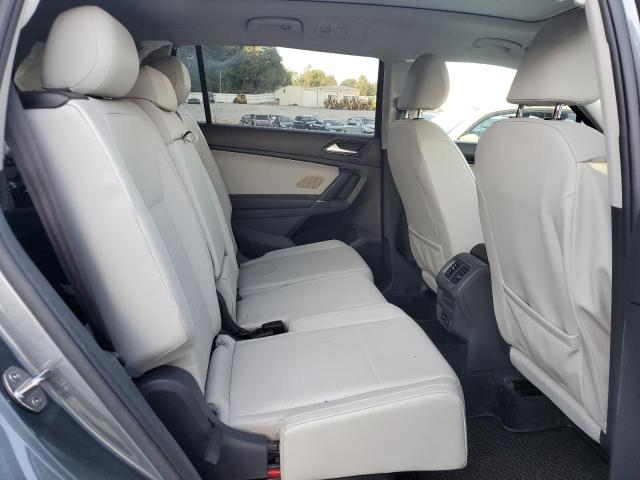 2018 VOLKSWAGEN TIGUAN SE - 3VV2B7AX4JM221964