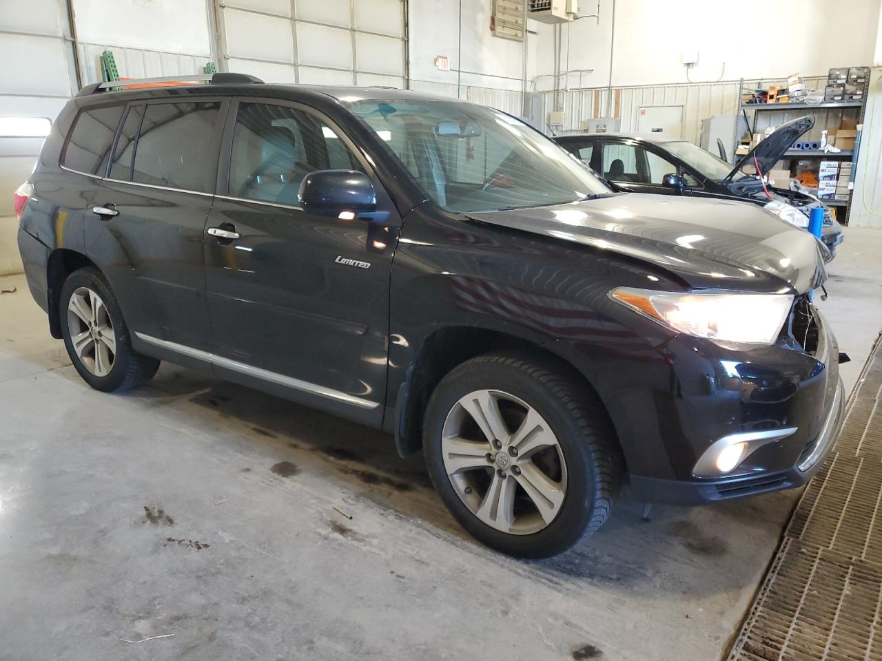TOYOTA HIGHLANDER LIMITED