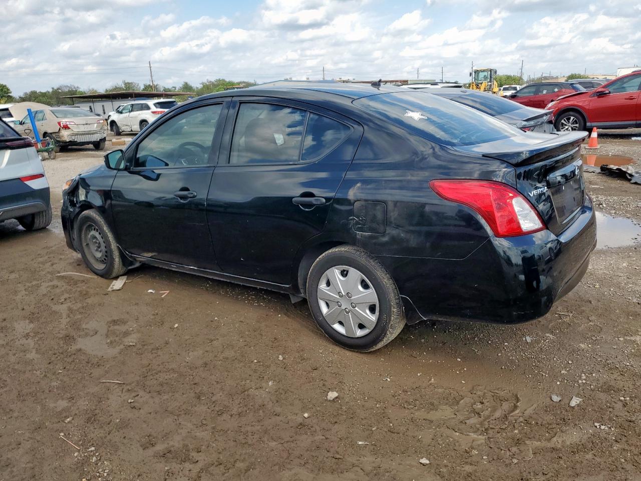 NISSAN VERSA S