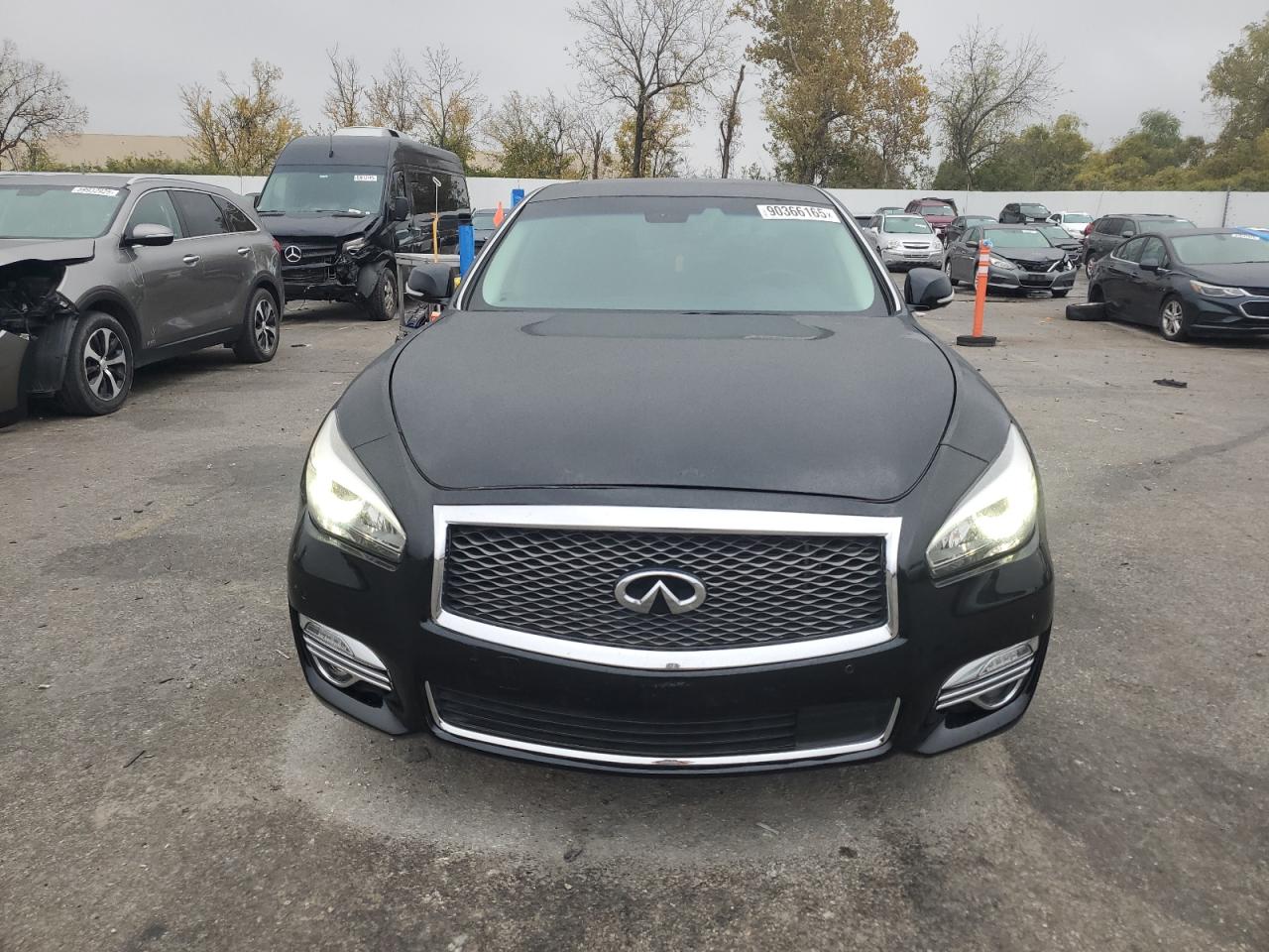 INFINITI Q70 3.7