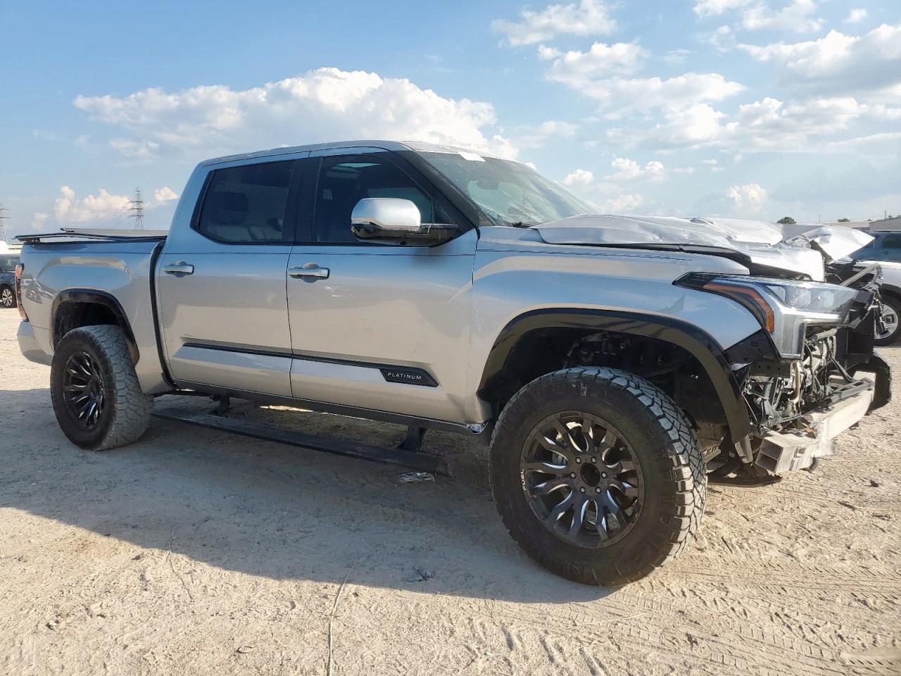 TOYOTA TUNDRA CREWMAX PLATINUM