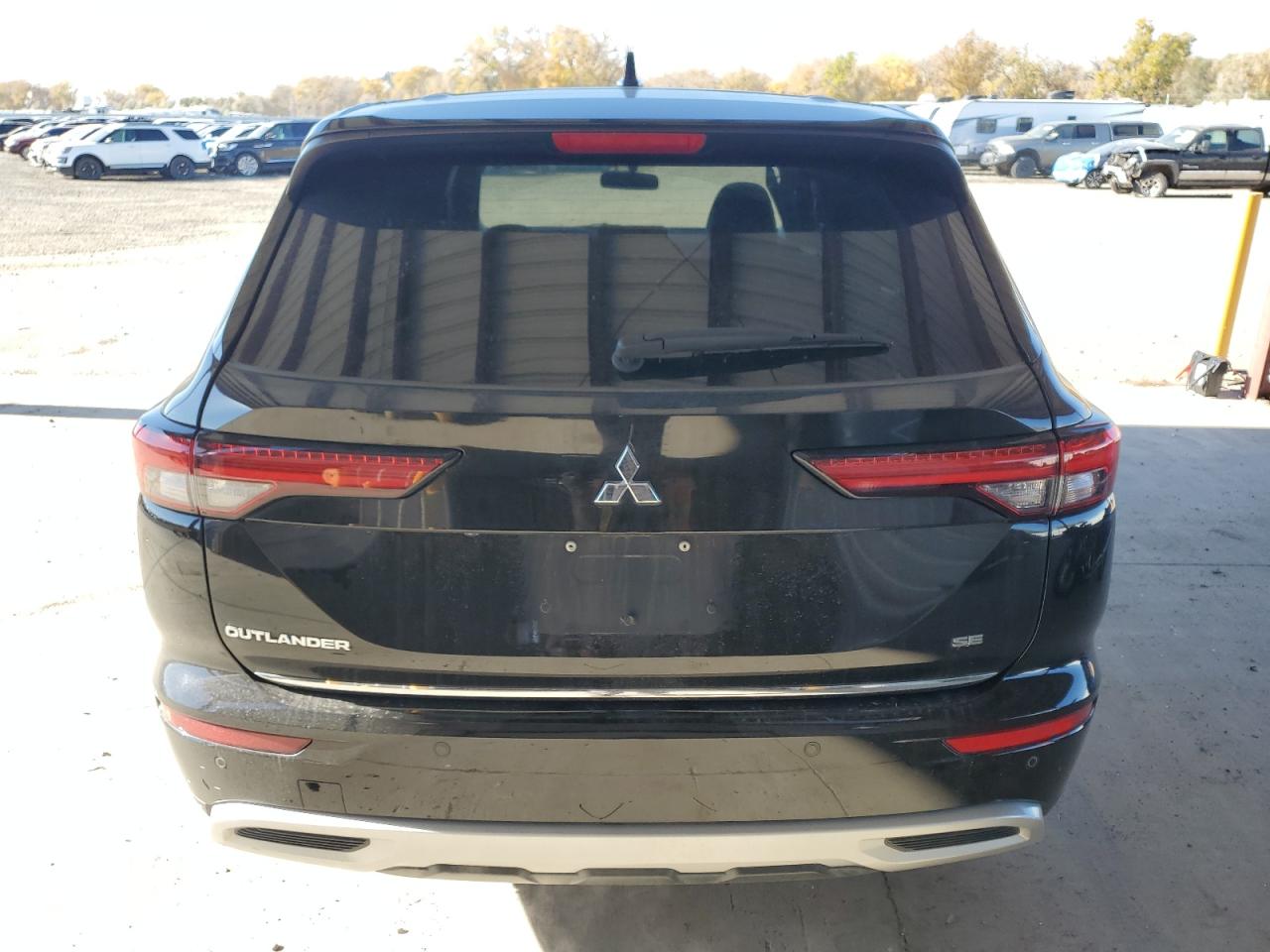 MITSUBISHI OUTLANDER SE