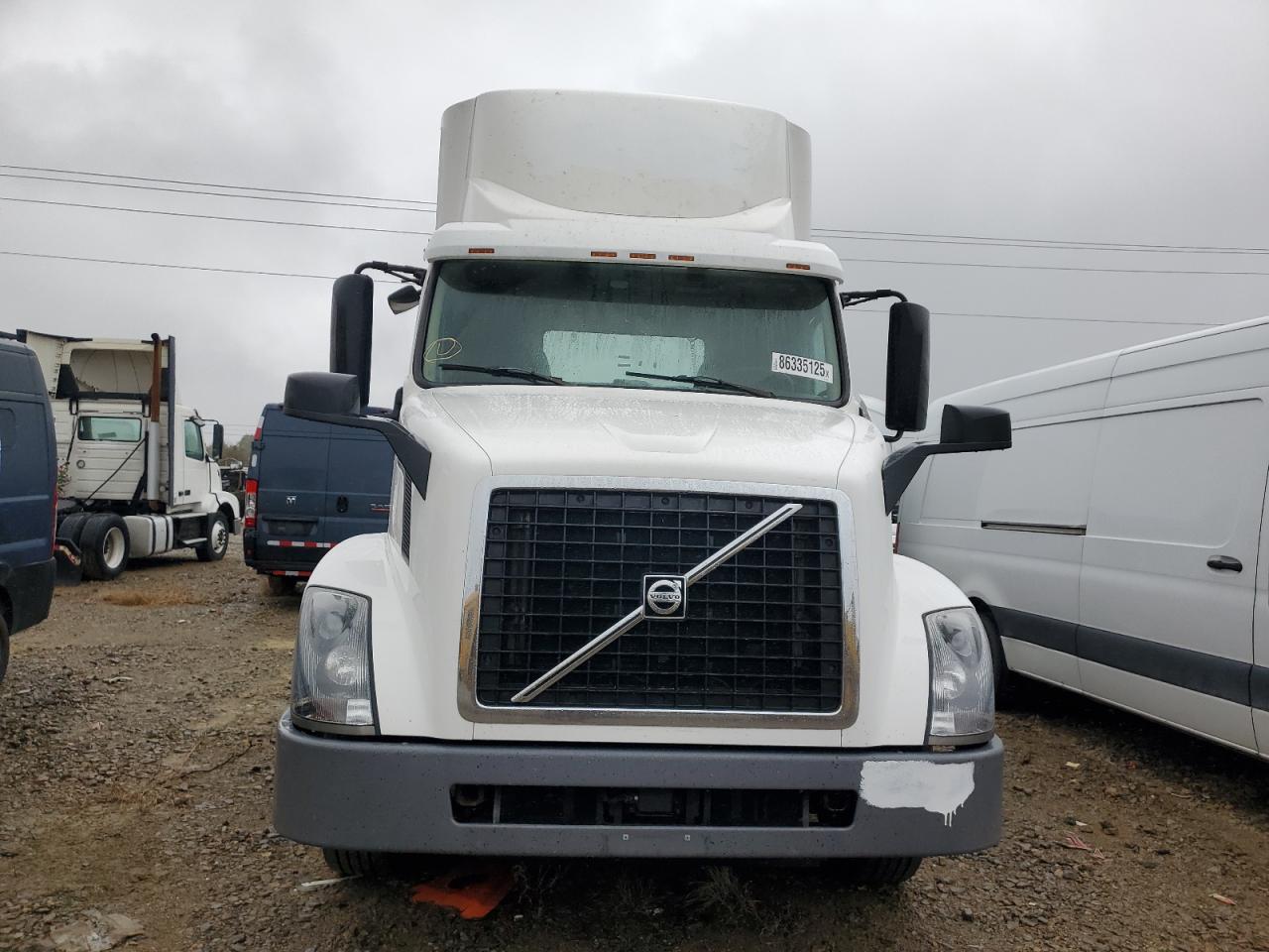 Lot #3279545259 2016 VOLVO VNL