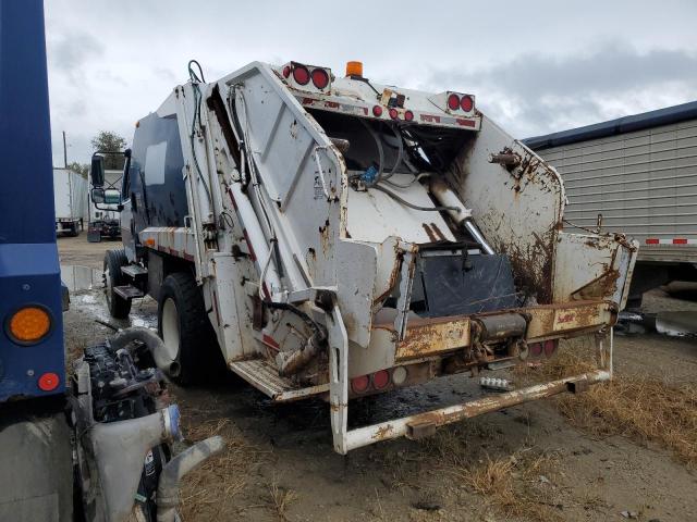 2004 FREIGHTLINER M2 106 MED #3273765352
