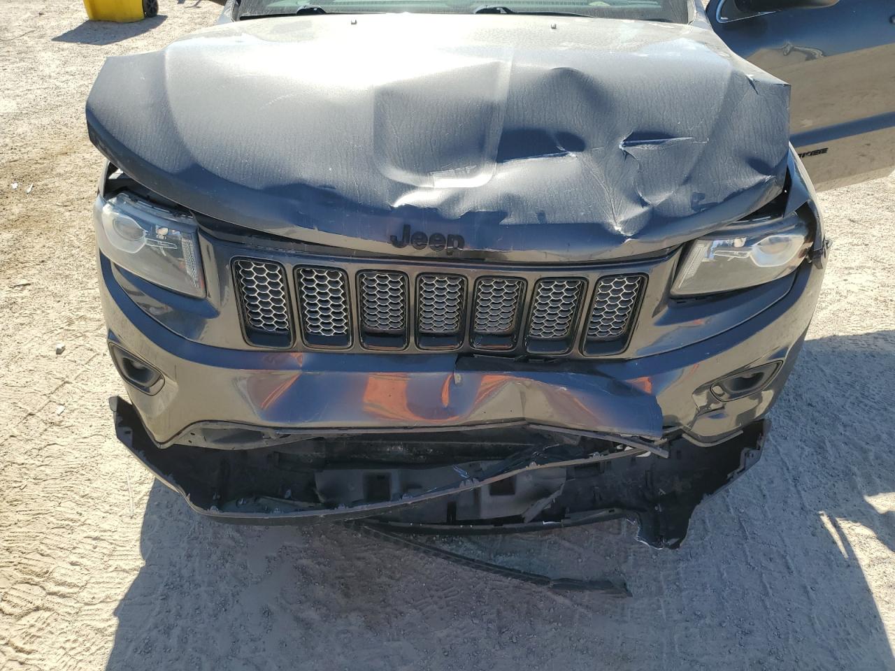 JEEP GRAND CHEROKEE LAREDO