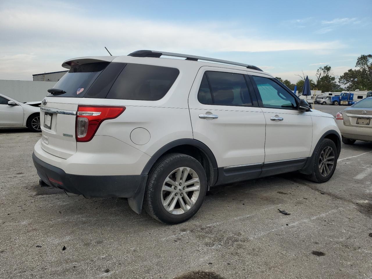 FORD EXPLORER XLT